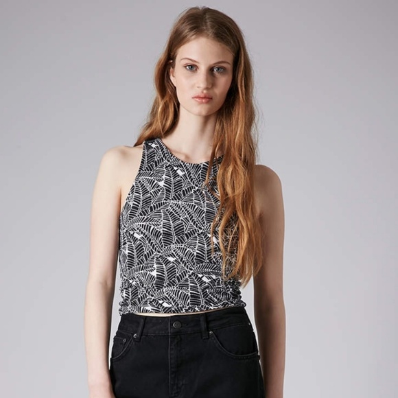 Topshop Tops - ☀️3/$10☀️ TopShop Tropical Leaf Crop Top